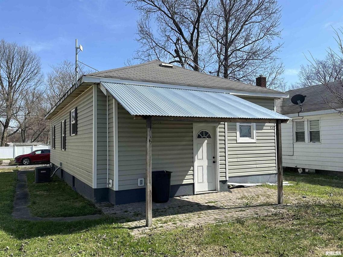 619 N 15th St., Murphysboro, IL 62966