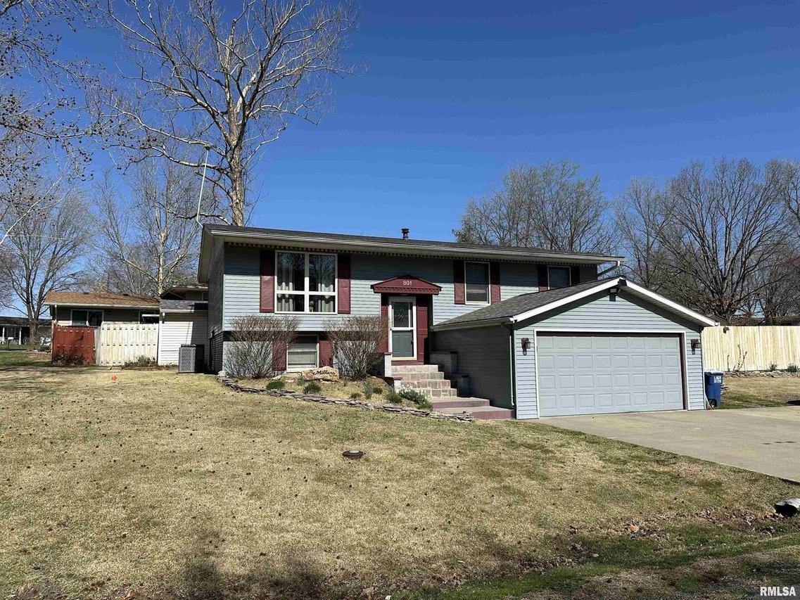 801 Queens Way, Pinckneyville, IL 62274