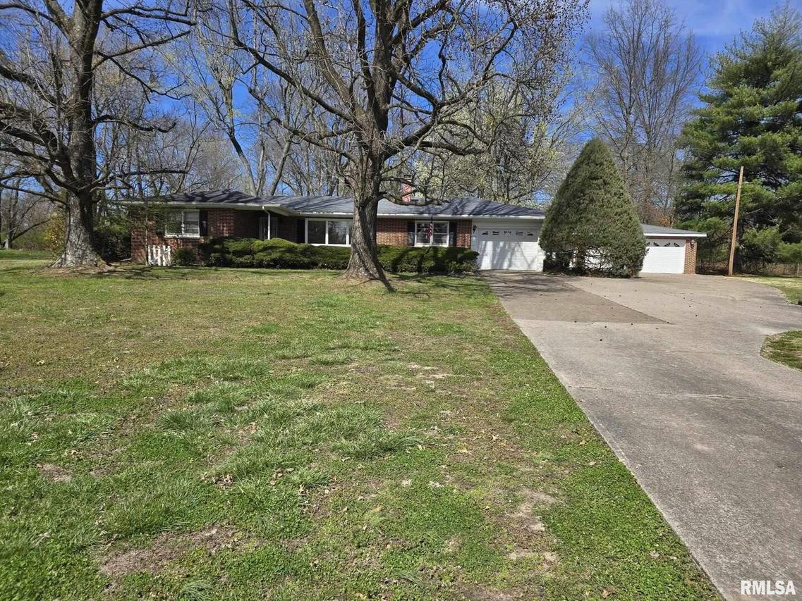 1006 W Grand Ave., Carterville, IL 62918