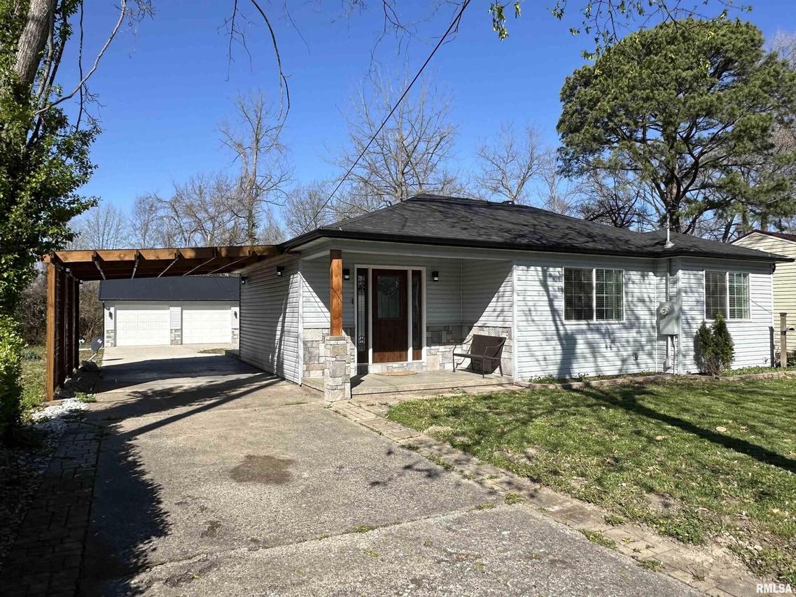 202 S Dixon Ave., Carbondale, IL 62901