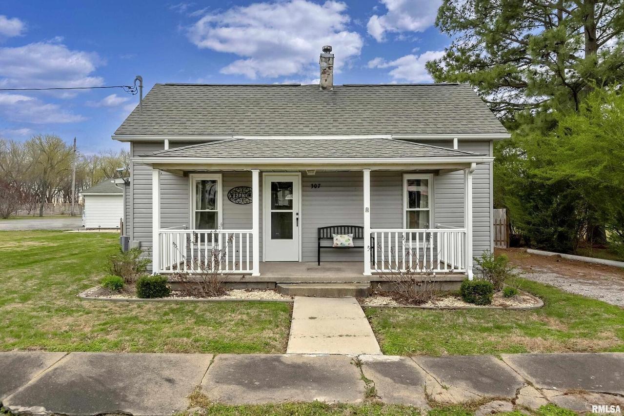 307 E Scranton Ave., Pittsburg, IL 62974