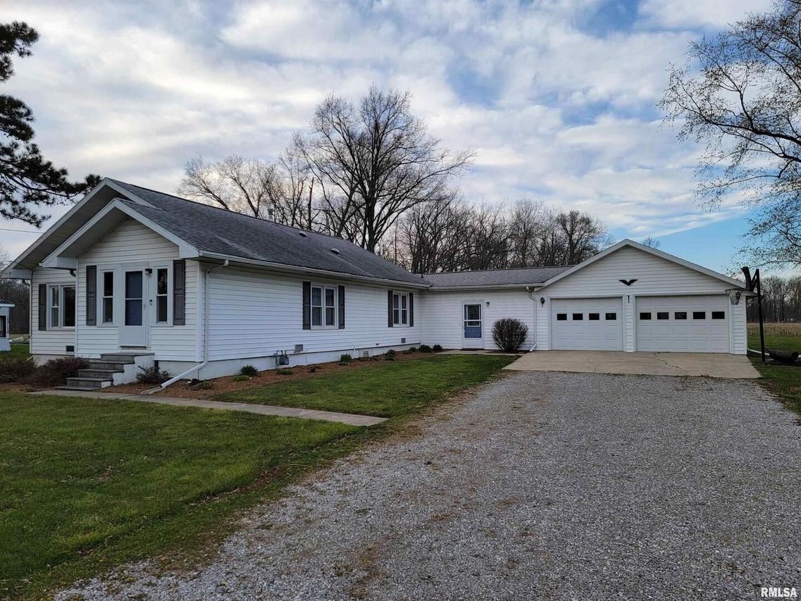 132 Hickory Grove Ln., Salem, IL 62881