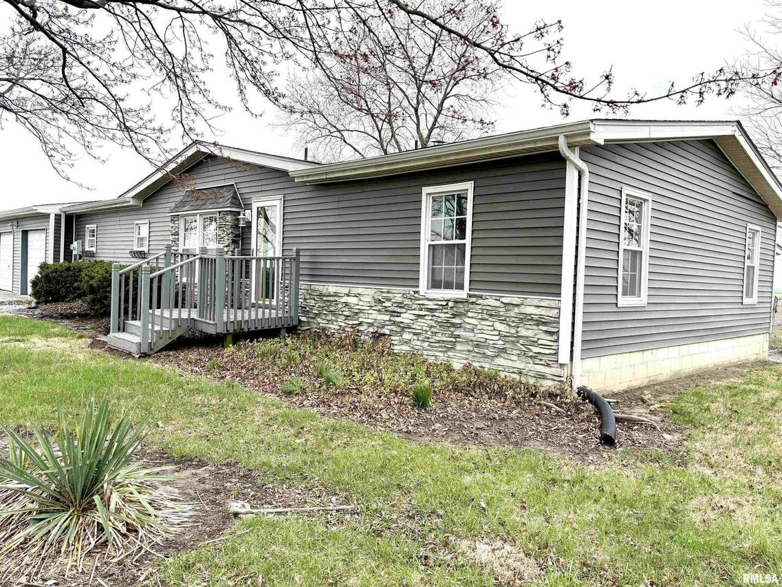 291 S Main St., Hoyleton, IL 62803