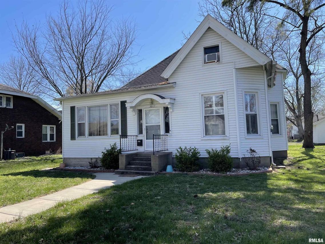 2017 Spruce St., Murphysboro, IL 62966
