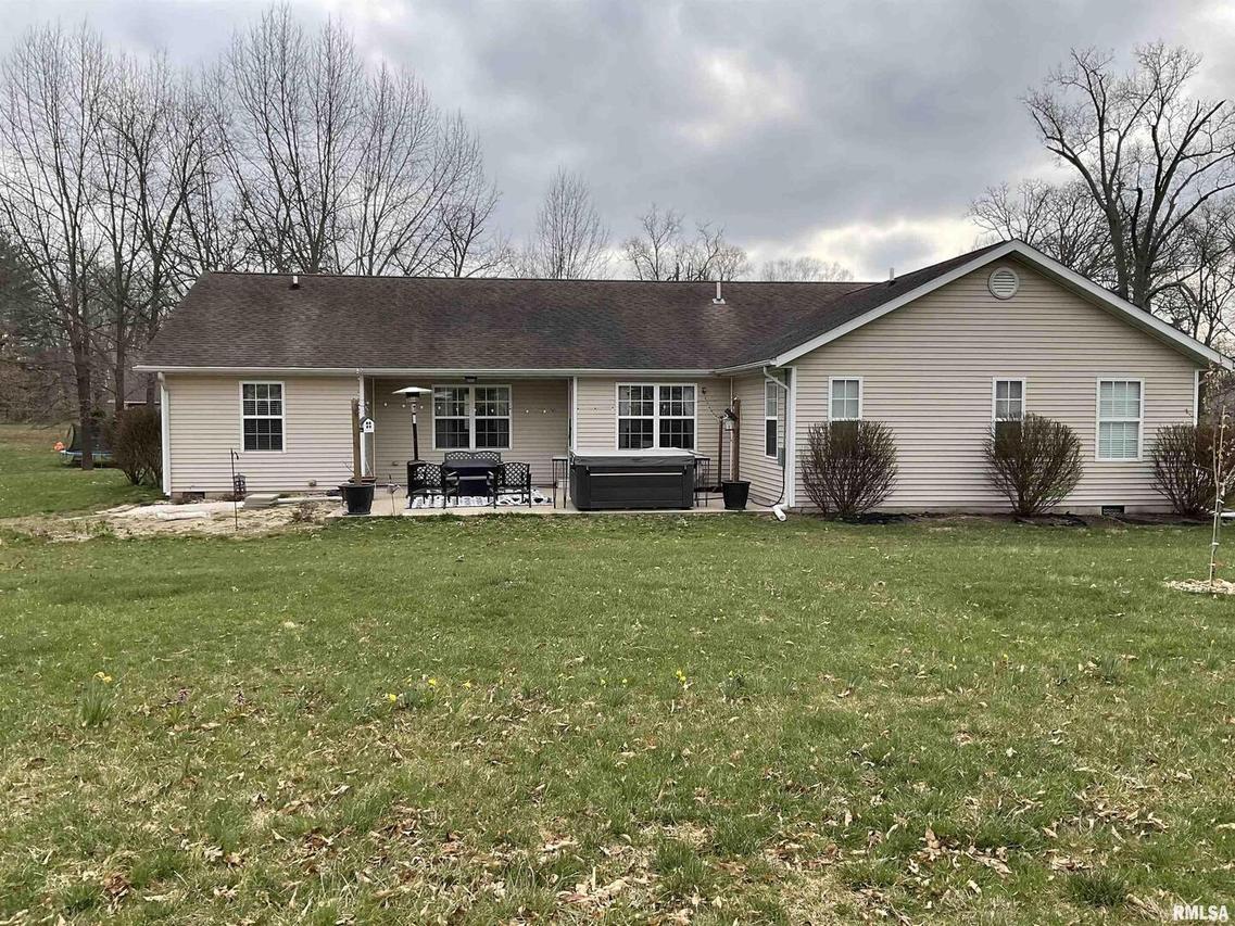 17543 N Old Salem Rd., Mt Vernon, IL 62864