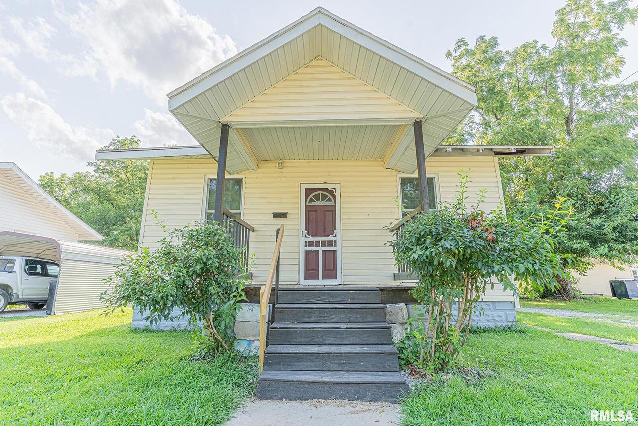 101 S Vincent St., Salem, IL 62881