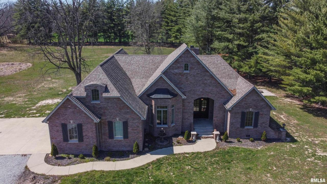 17753 N Woodlawn Ln., Woodlawn, IL 62898