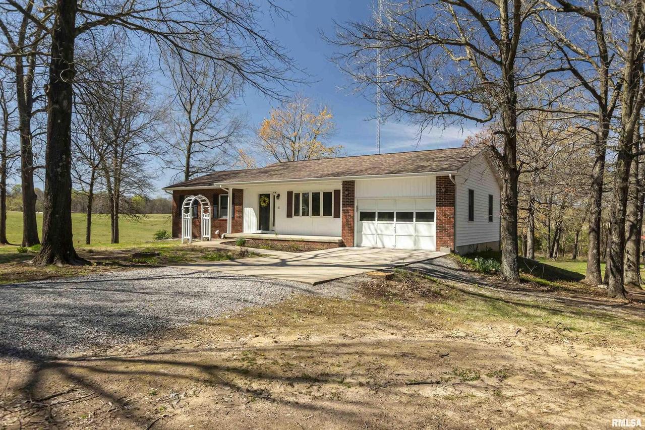 5183 Mauseyville Rd., Creal Springs, IL 62922