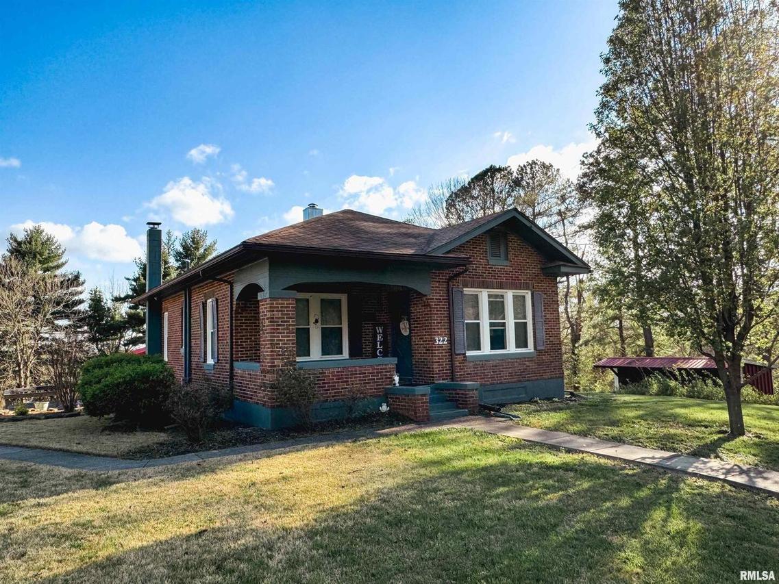 322 E Poplar St., Cobden, IL 62920