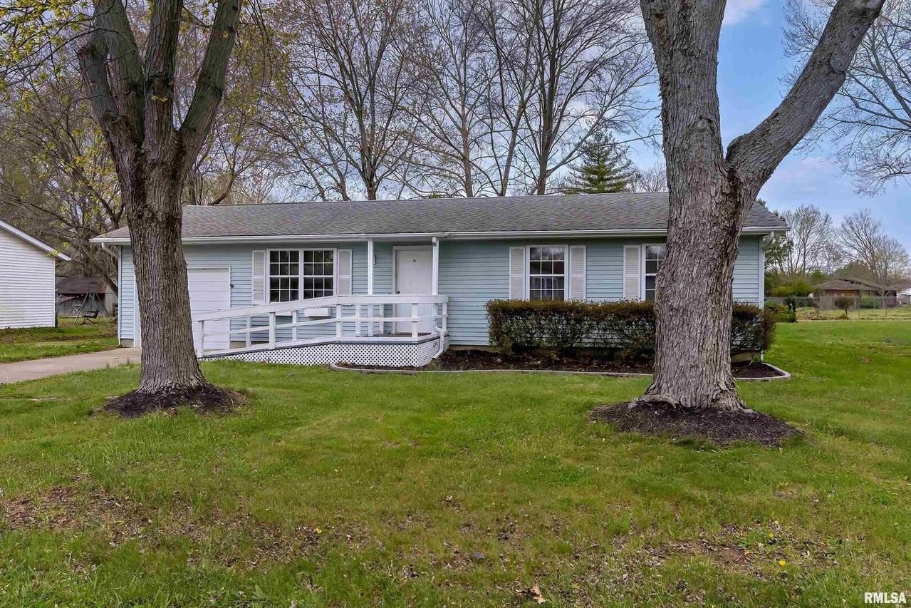 604 Valmar Dr., Marion, IL 62959