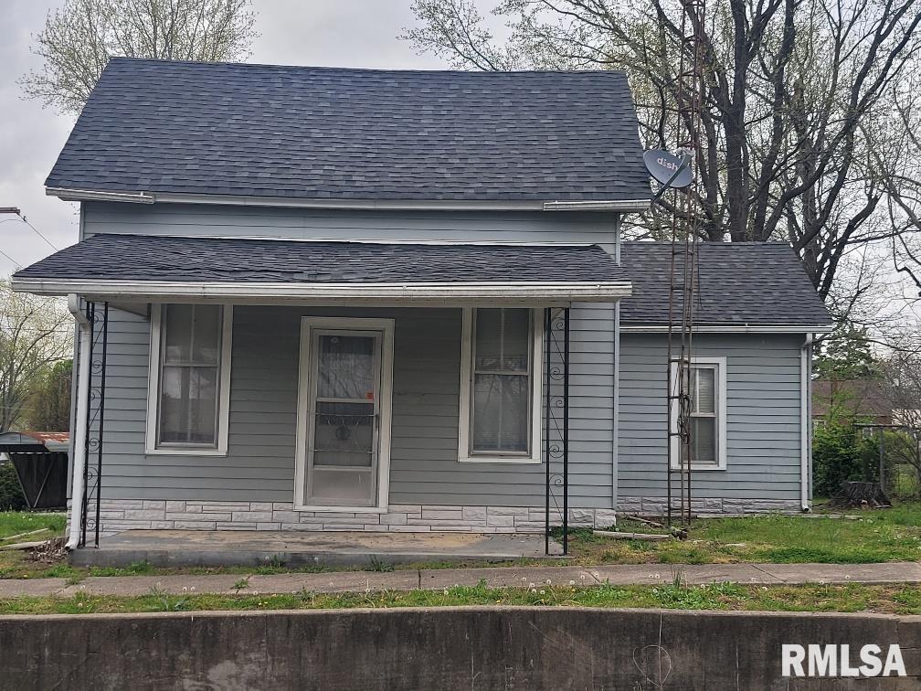 500 E St Charles Ave., Mcleansboro, IL 62859