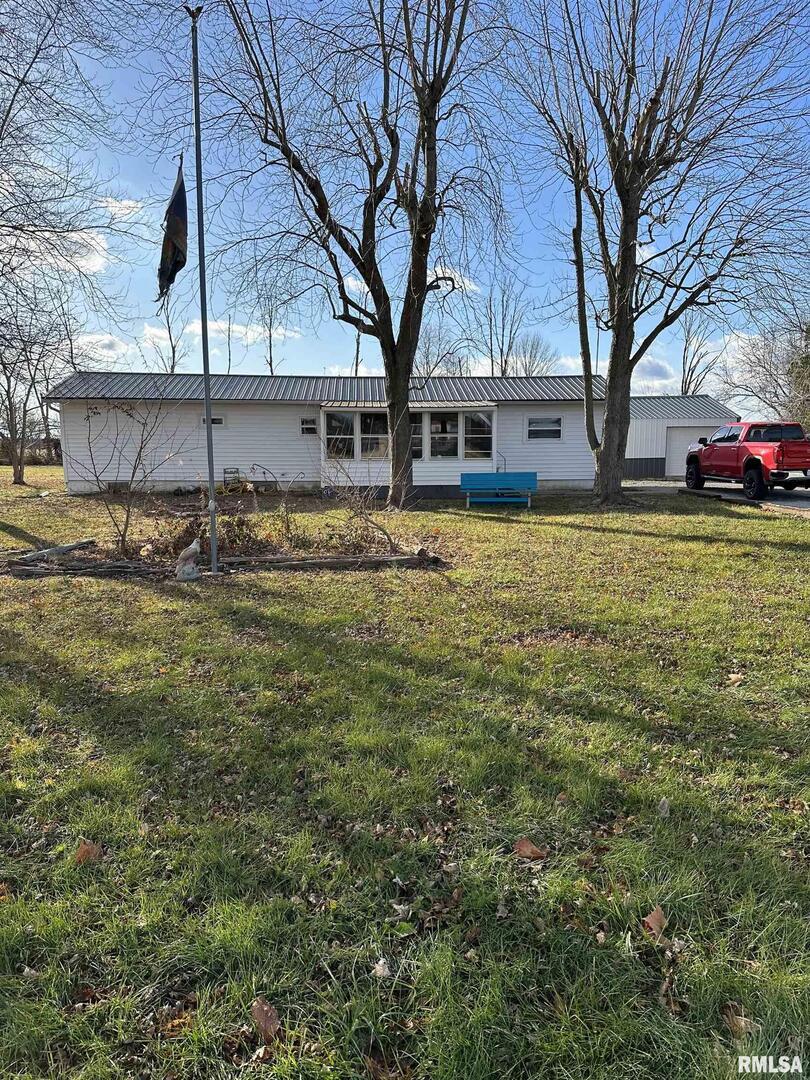 4122 Parakeet Rd., Tamaroa, IL 62888