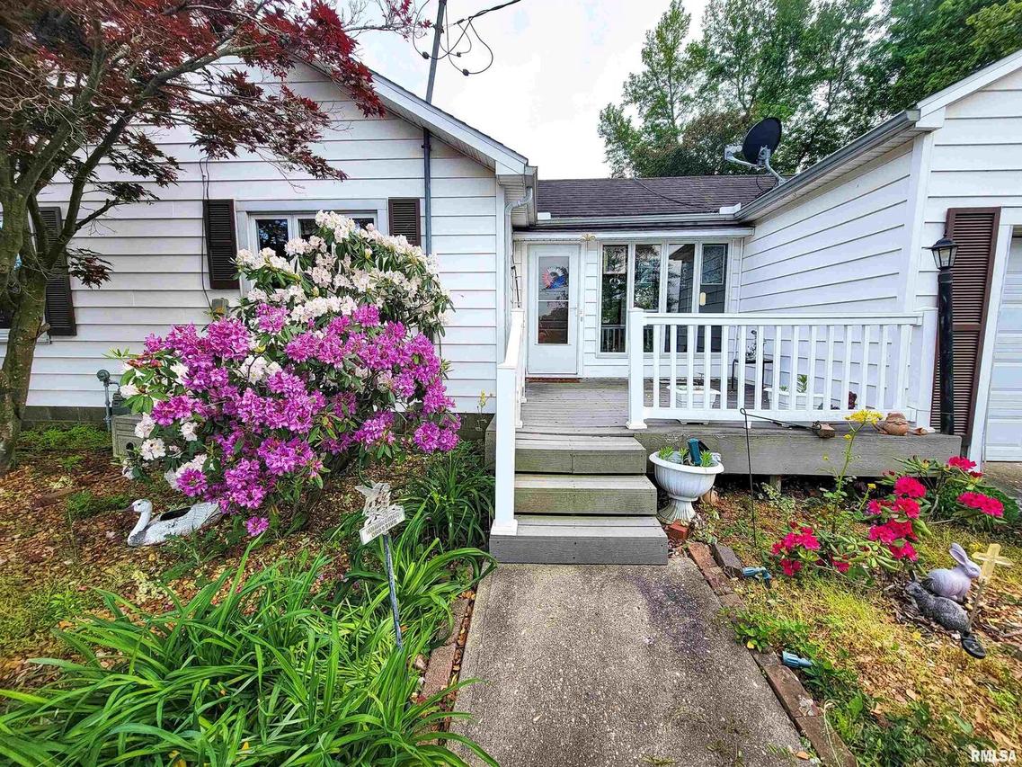 1200 S Main St., Clay City, IL 62824