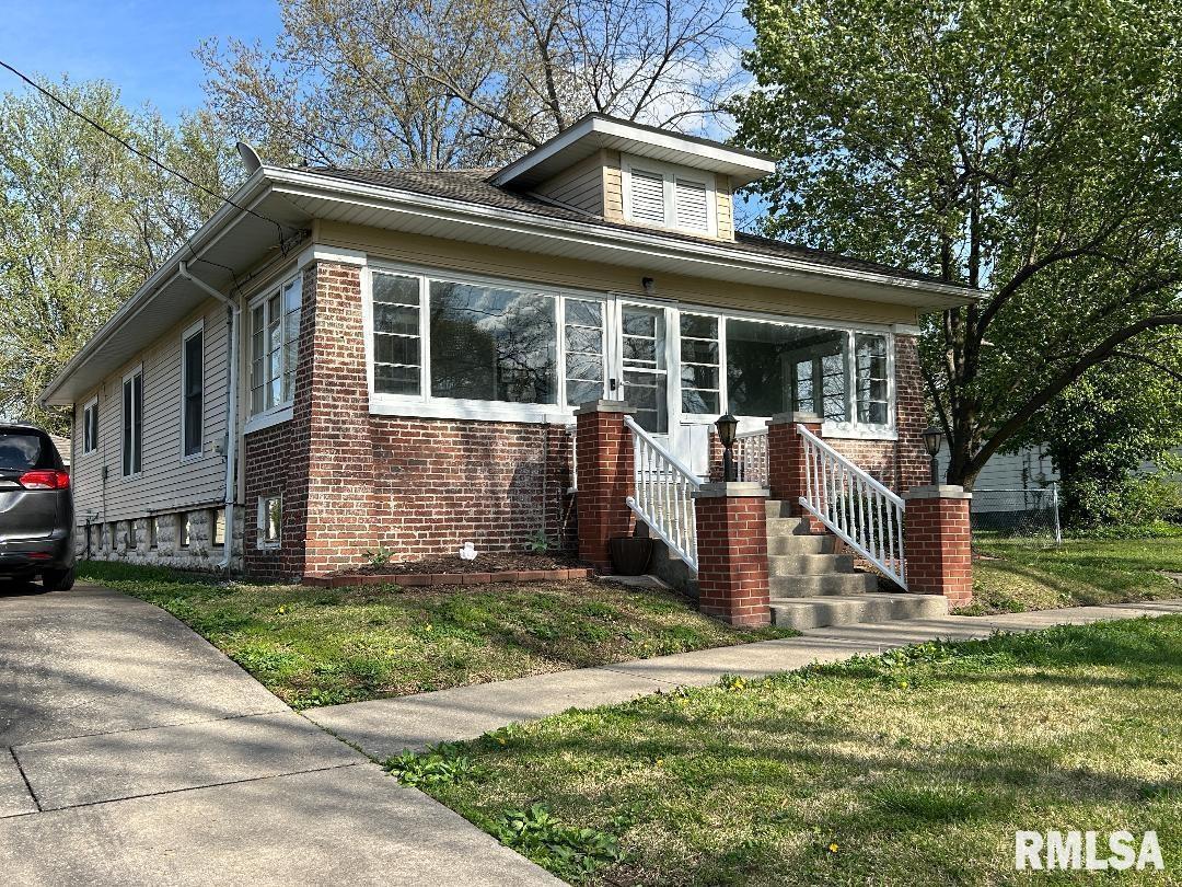 110 S Peach St., Duquoin, IL 62832