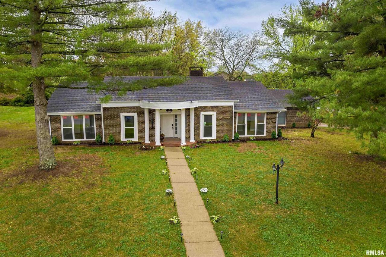 3105 W Kent Dr., Carbondale, IL 62901