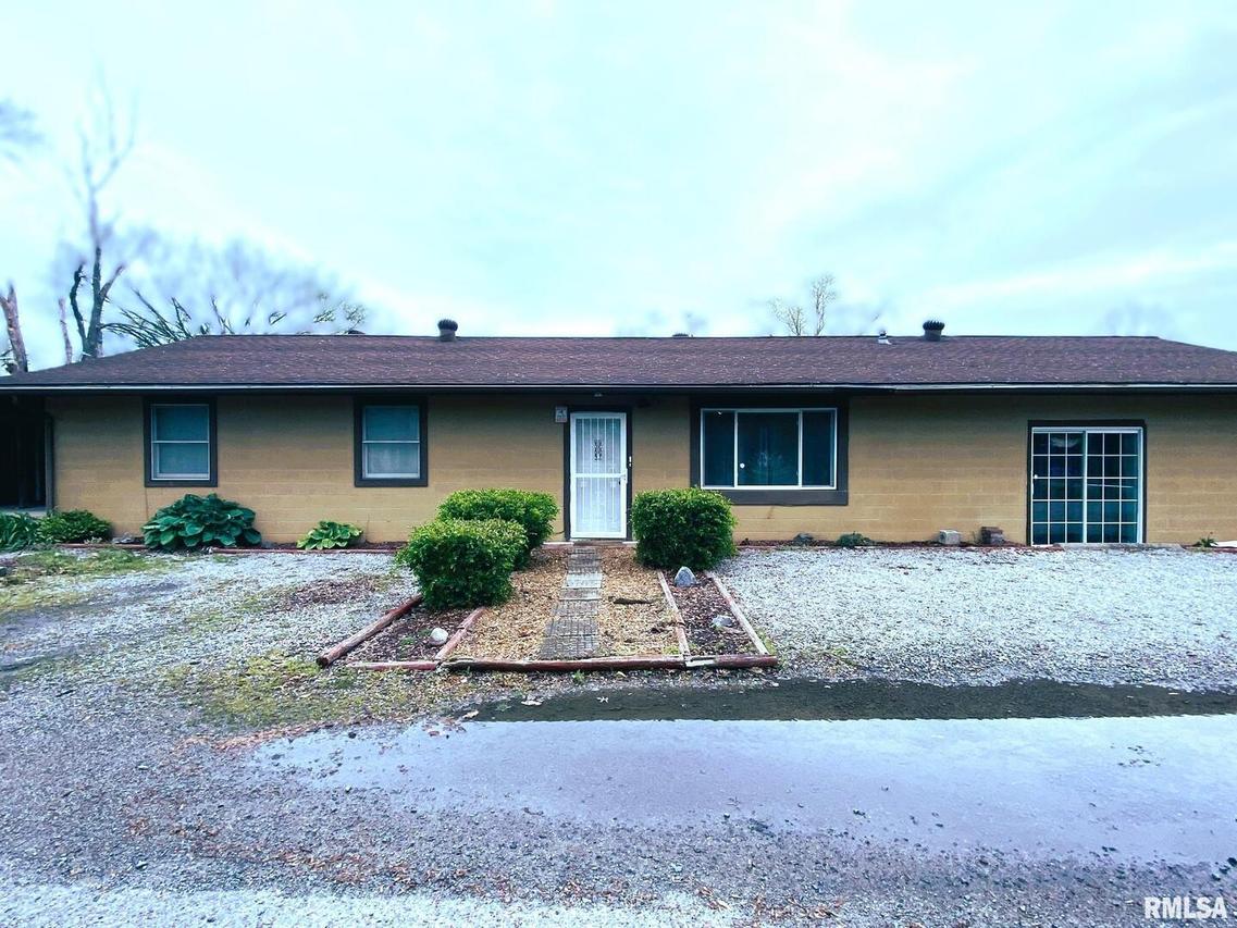 305 S Church St., Christopher, IL 62822