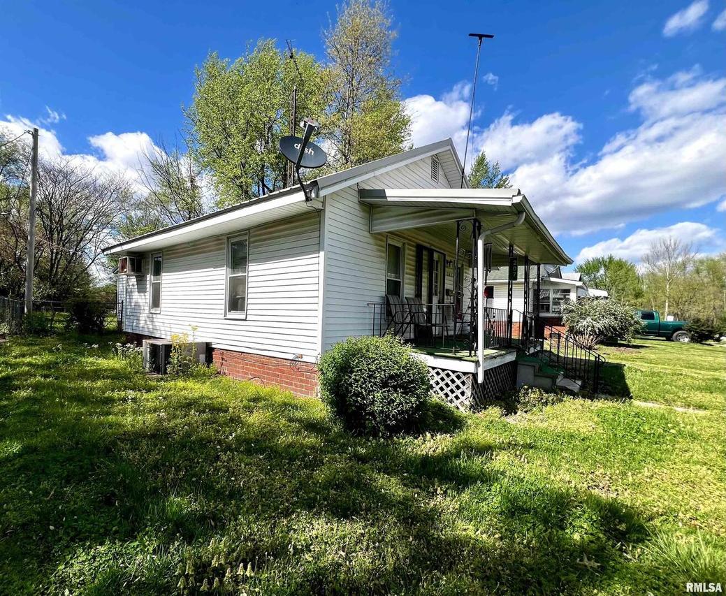207 Elm St., Zeigler, IL 62999