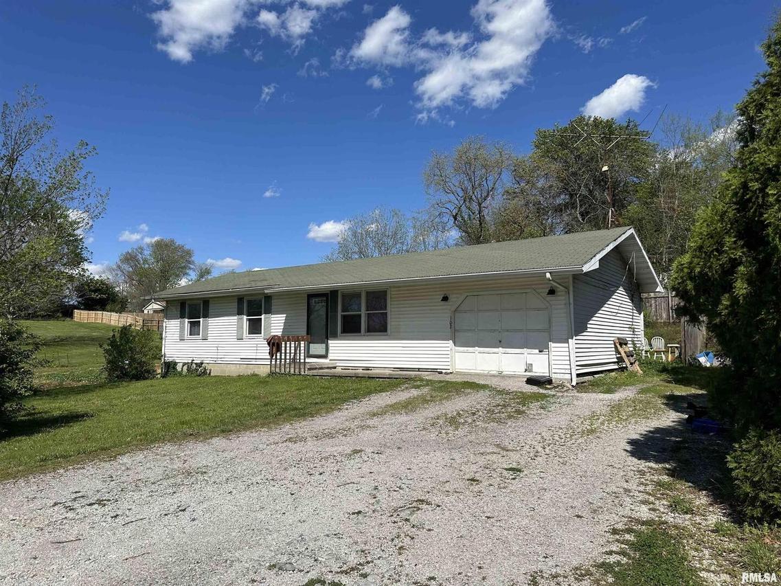 2 Bon Ln., Dongola, IL 62926