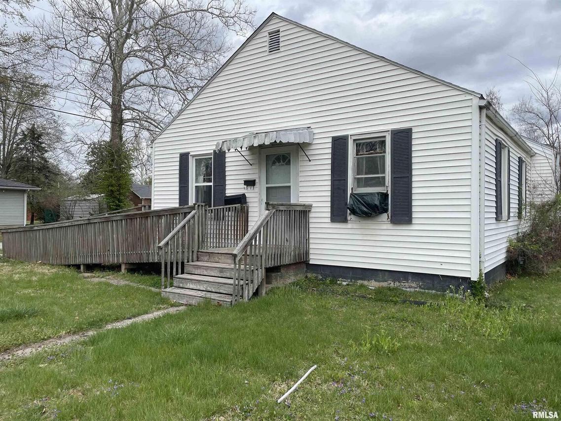 1021 S Sycamore St., Centralia, IL 62801