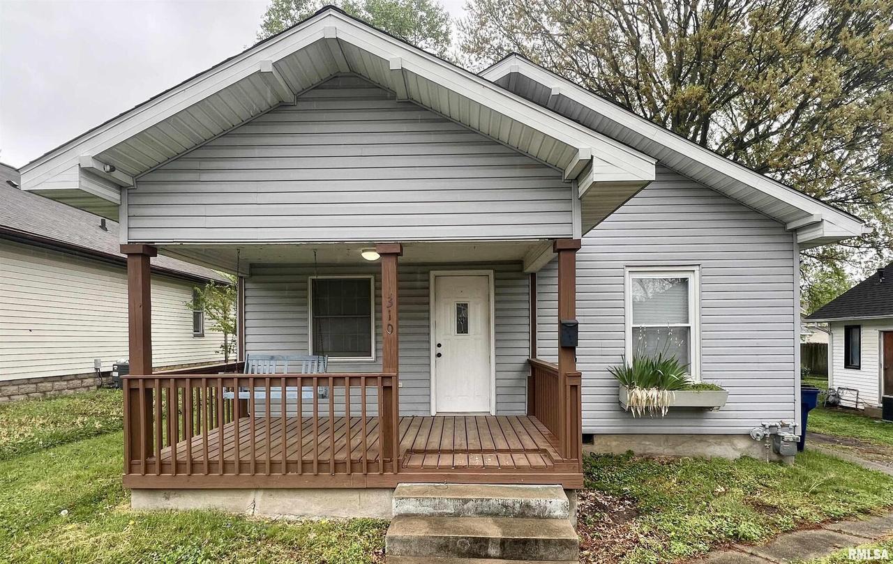 310 N Horn St., West Frankfort, IL 62896