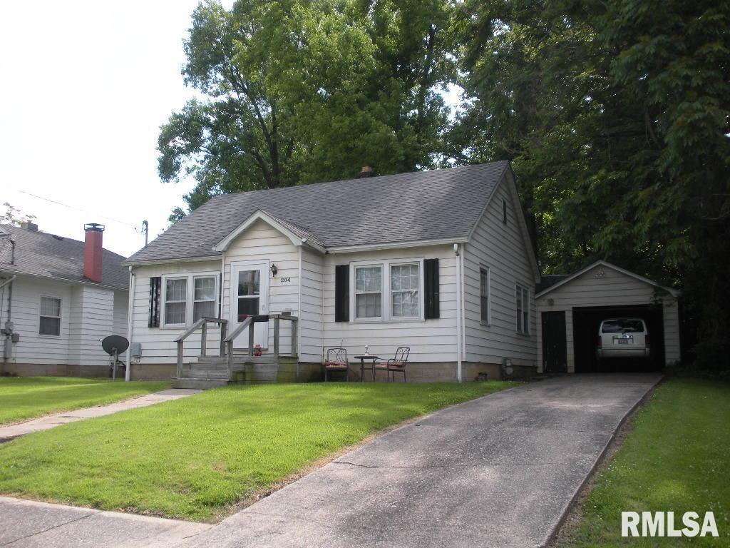 204 N Almond St., Carbondale, IL 62901