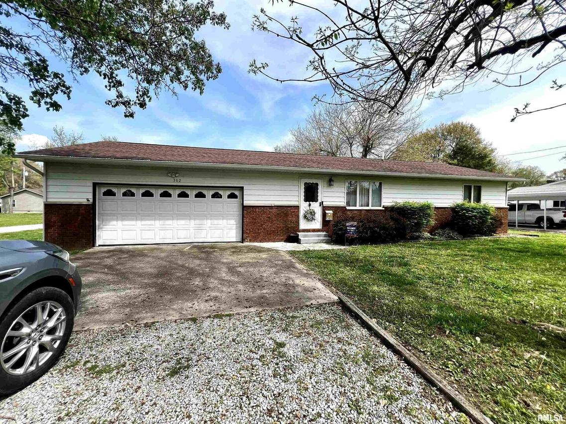 302 S Leonard, Duquoin, IL 62832