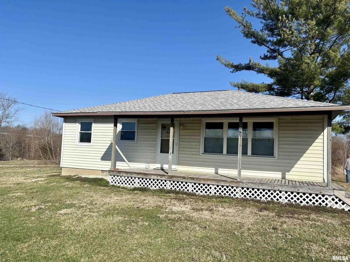 763 Bethel Rd., Sandoval, IL 62882