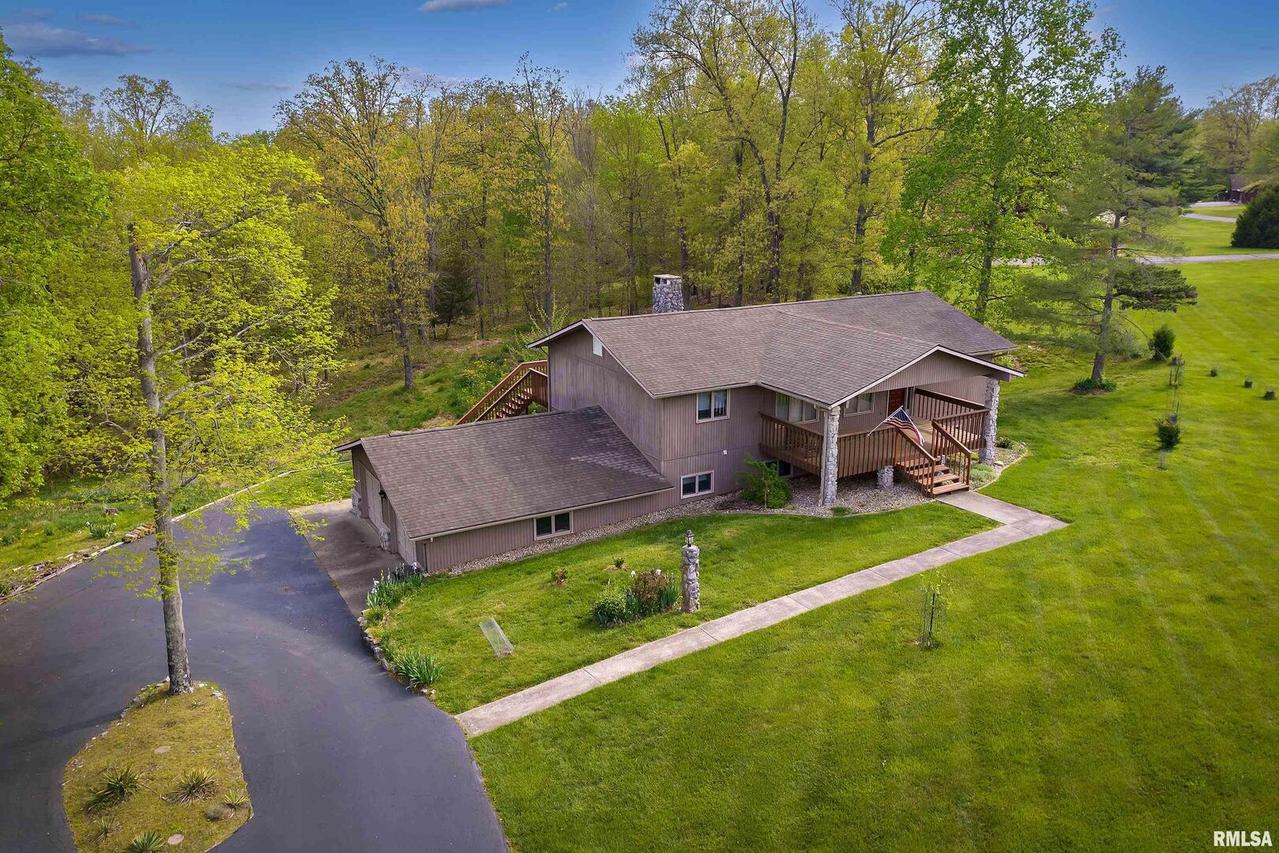 194 Brush Hill Rd., Carbondale, IL 62901