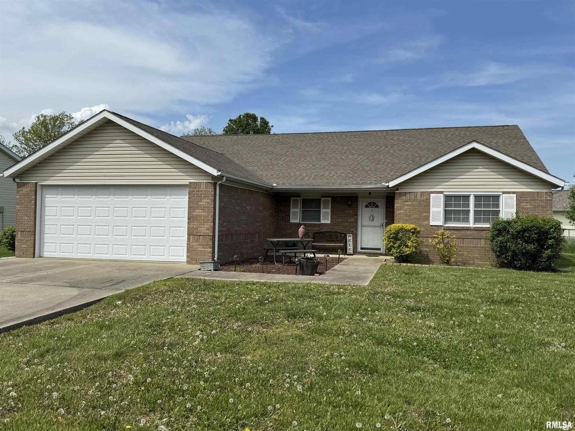2216 Jennifer Ln., Marion, IL 62959