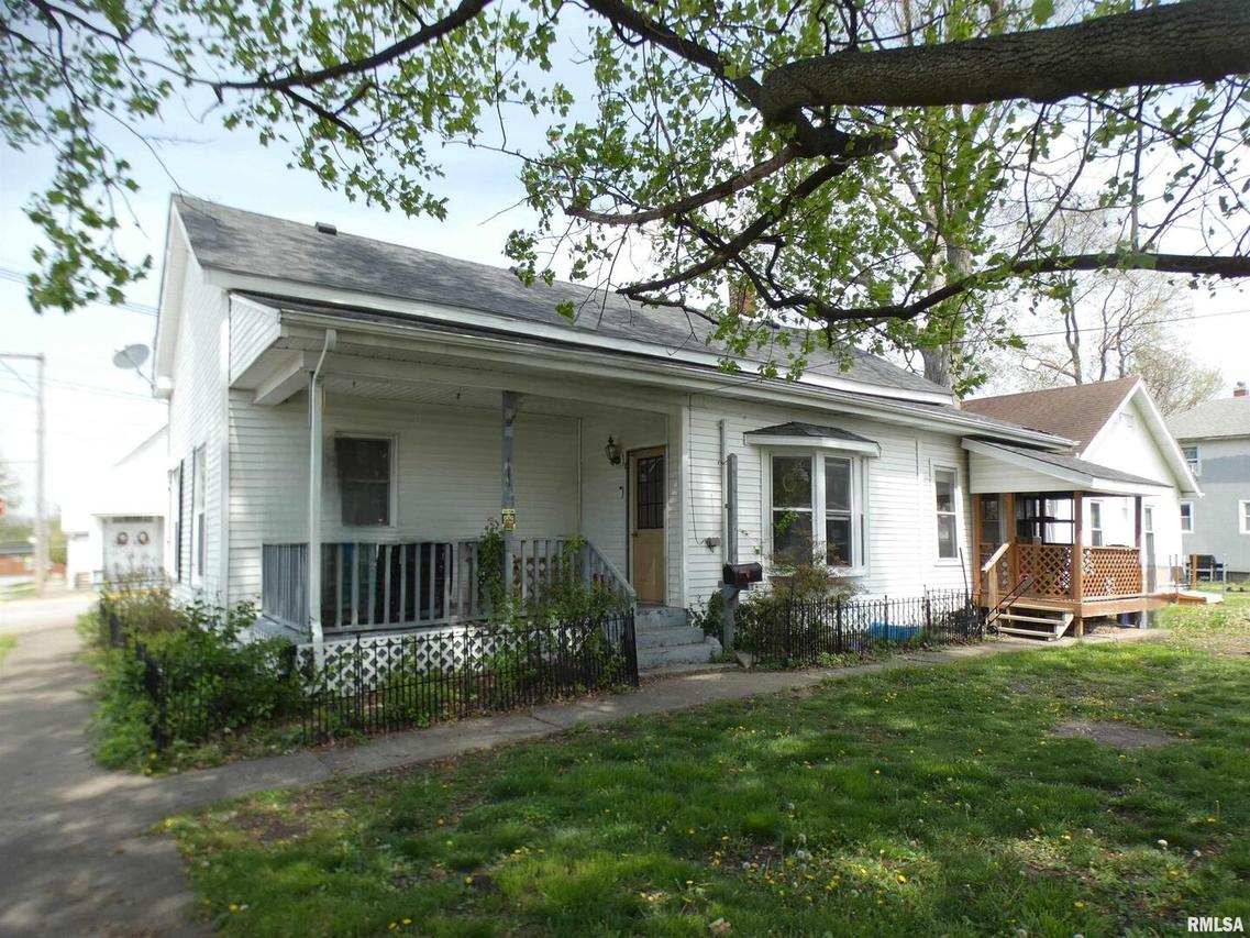 302 S Douglas St., Pinckneyville, IL 62274