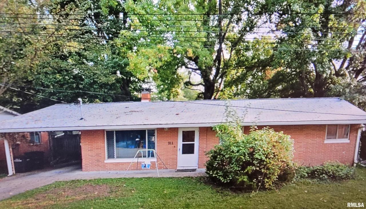 911 W Burton St., Carbondale, IL 62901