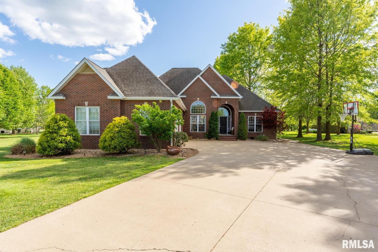 205 Cora Mae Ct., Carterville, IL 62918