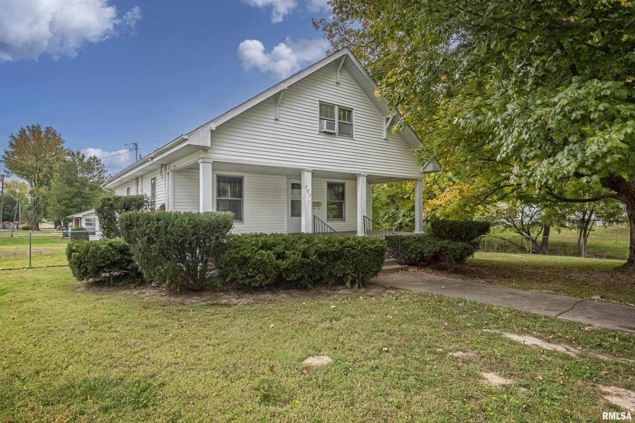 707 California St., Carterville, IL 62918