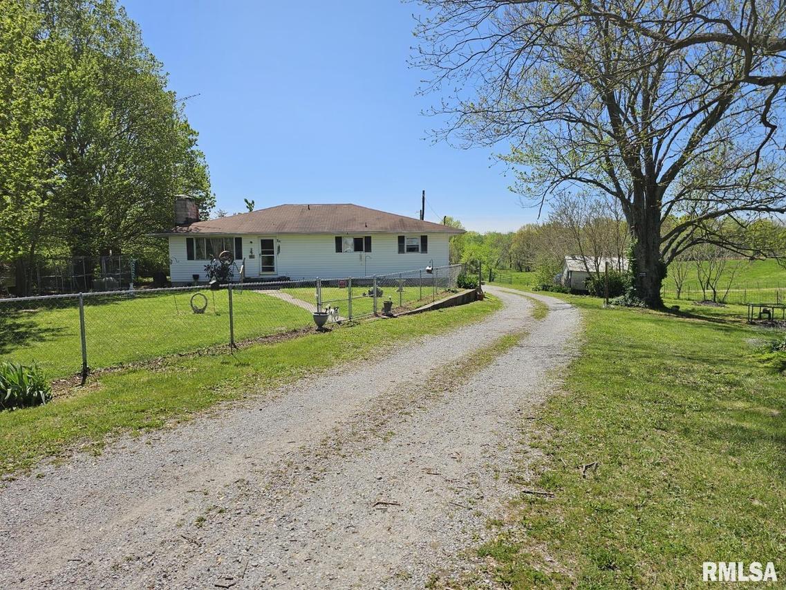 9502 N Goshen Ln., Mt Vernon, IL 62864