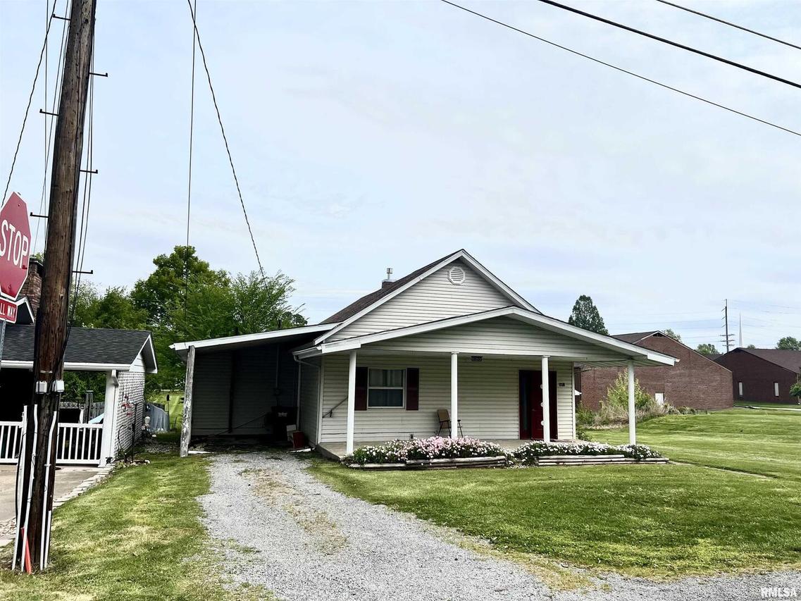 107 Walnut St., Energy, IL 62933