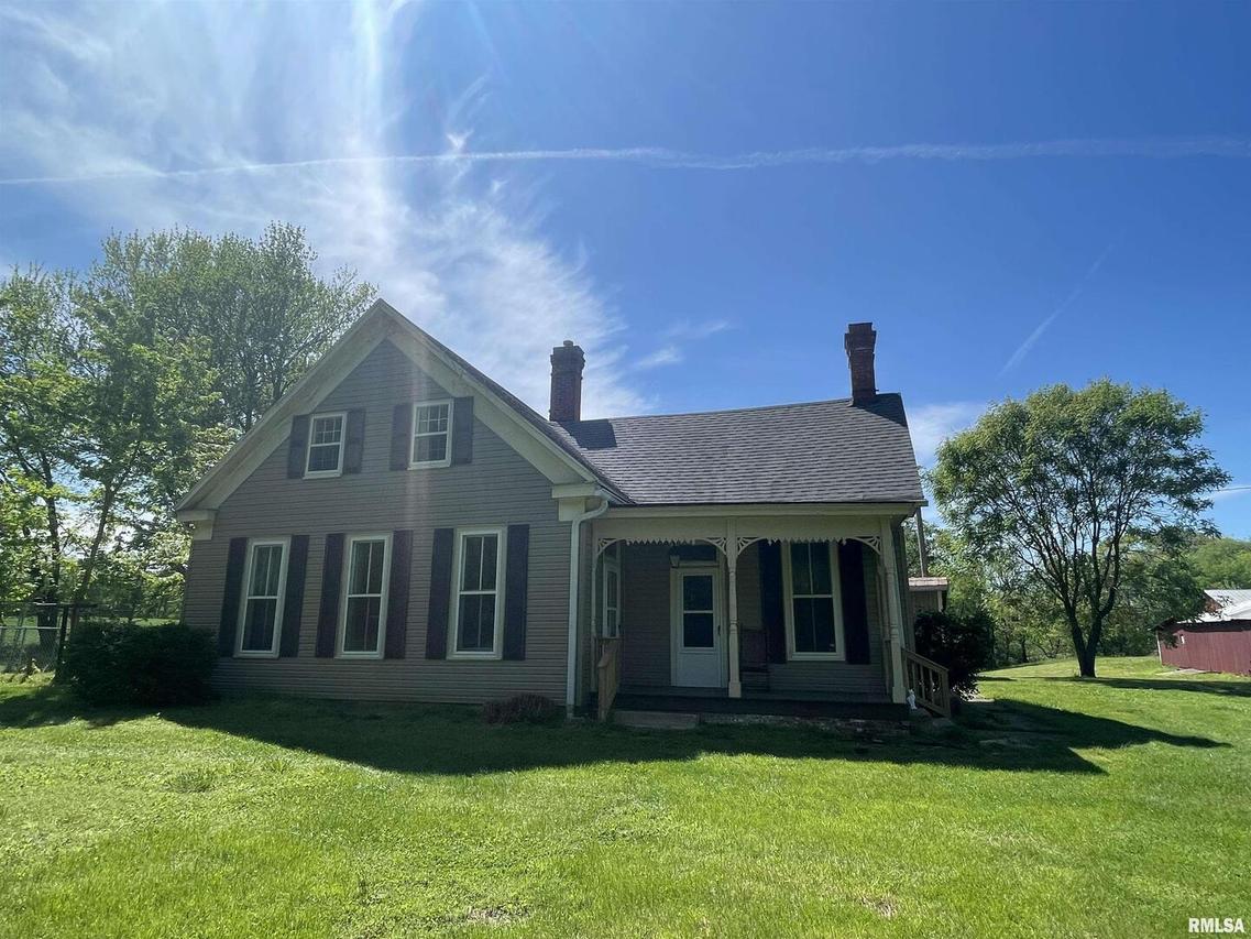 1902 County Road 830 N, Carmi, IL 62821