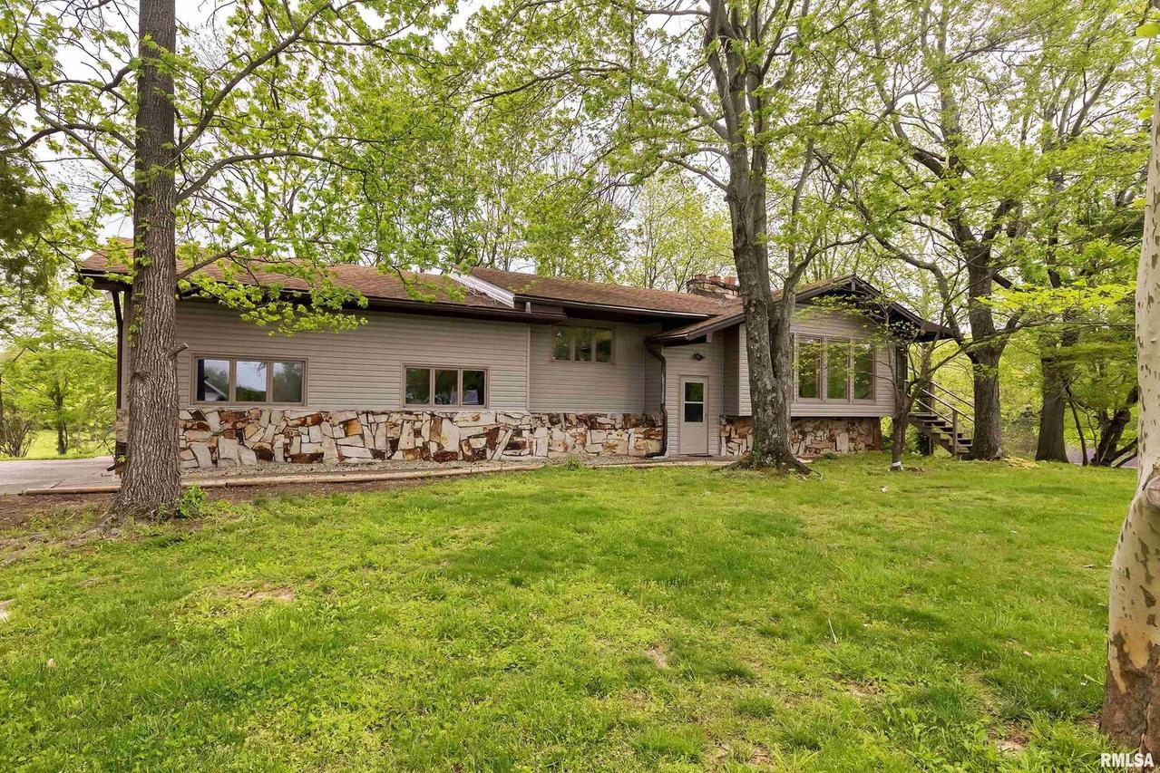 1268 St Vincent Ln., Marion, IL 62959