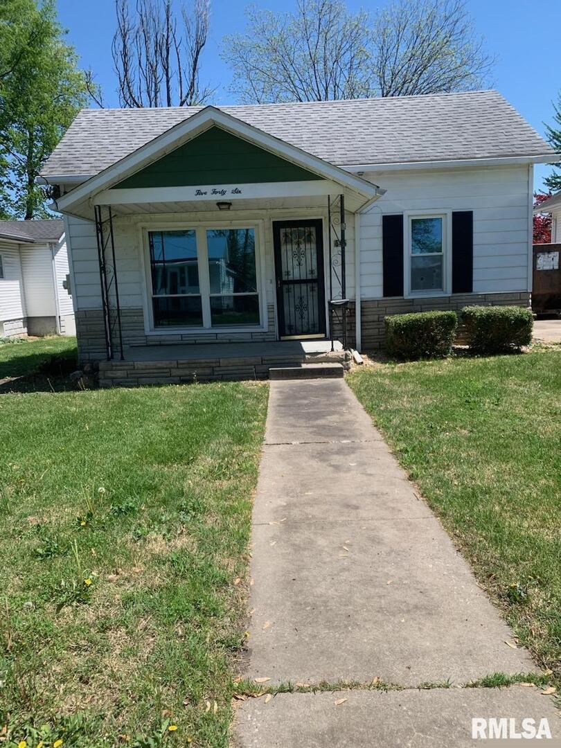 546 N Division St., Duquoin, IL 62832