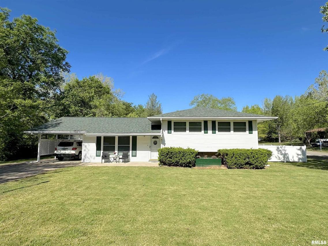 302 S Tower Rd., Carbondale, IL 62901