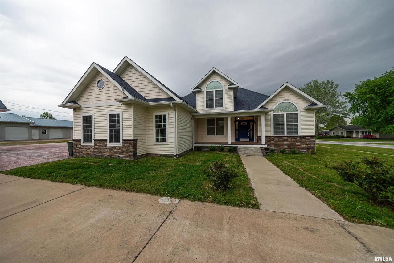 203 E Flora, Valier, IL 62891