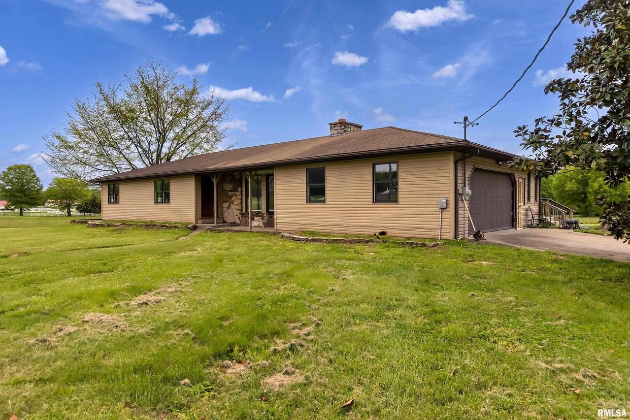 140 Old Bloomfield Rd., Vienna, IL 62995