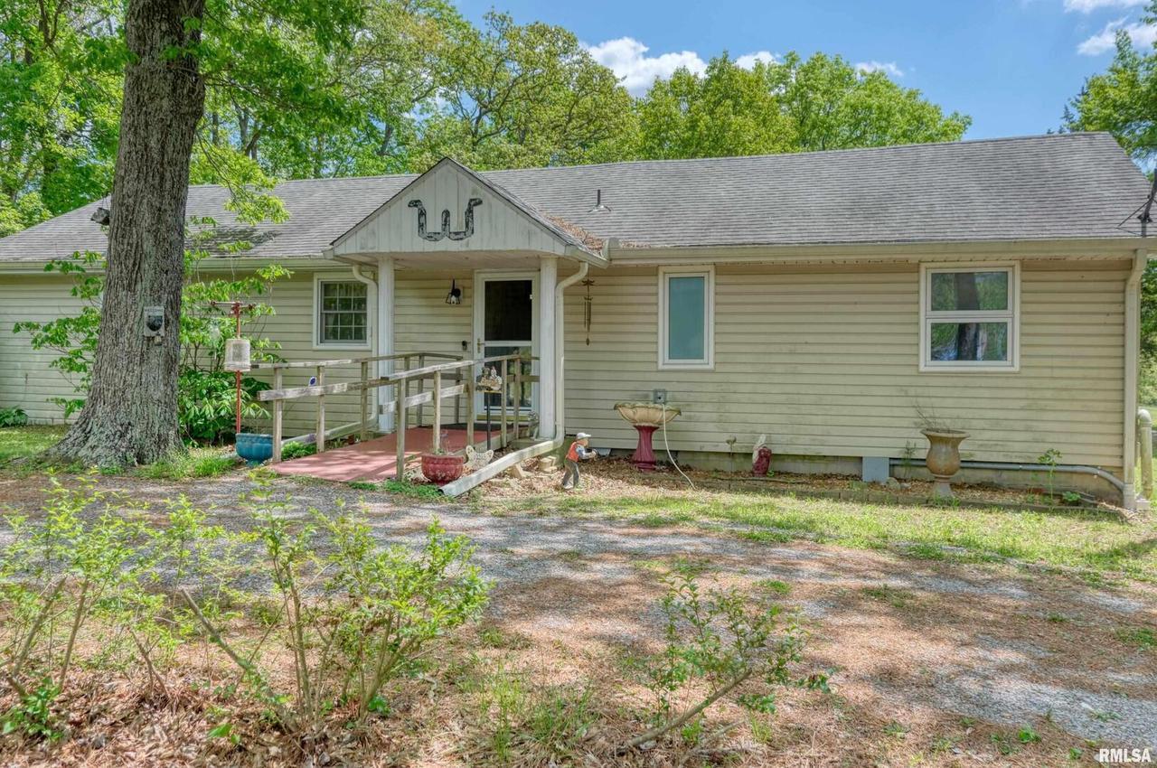 19365 Corinth Rd., Pittsburg, IL 62951