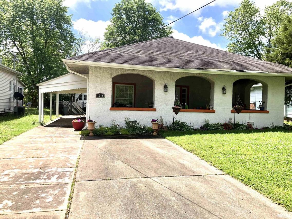 1314 W Monroe St., Herrin, IL 62948