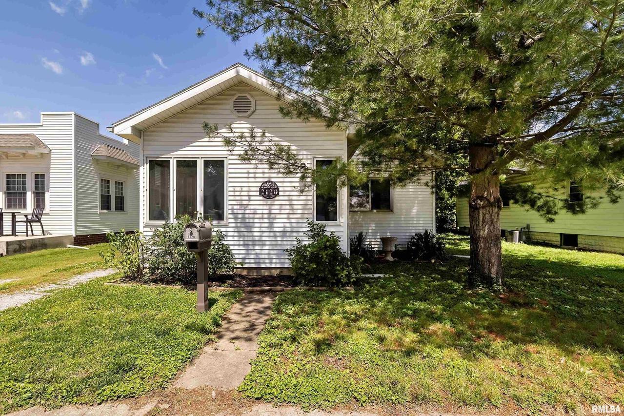 2120 Wall St., Murphysboro, IL 62966