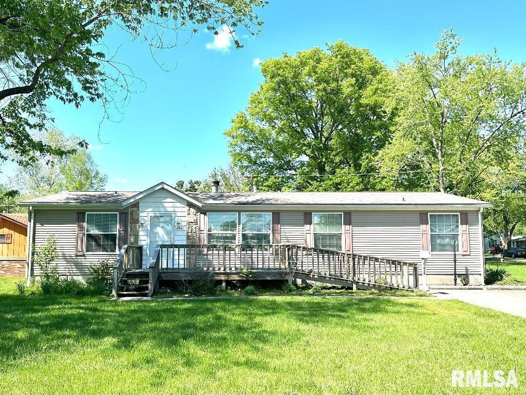 828 E 15th St., Centralia, IL 62801