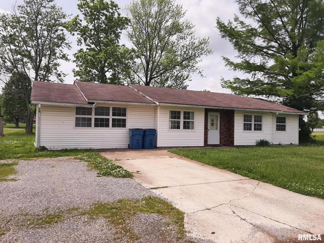 15 Eric Dr., Christopher, IL 62822