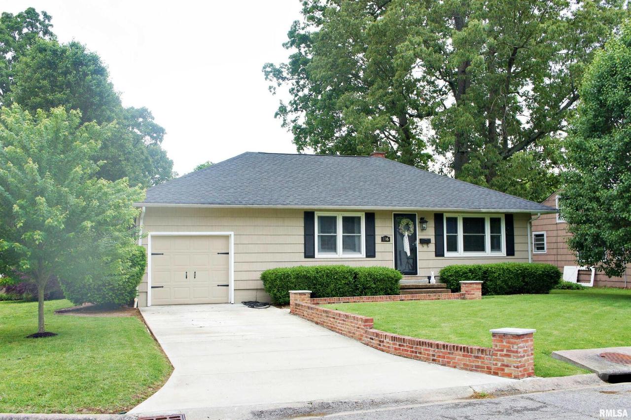 116 Oak Ln., Metropolis, IL 62960