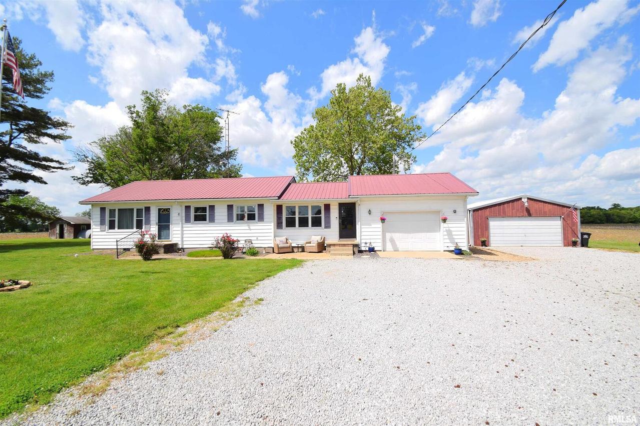 4560 E Davis Rd., Waltonville, IL 62894