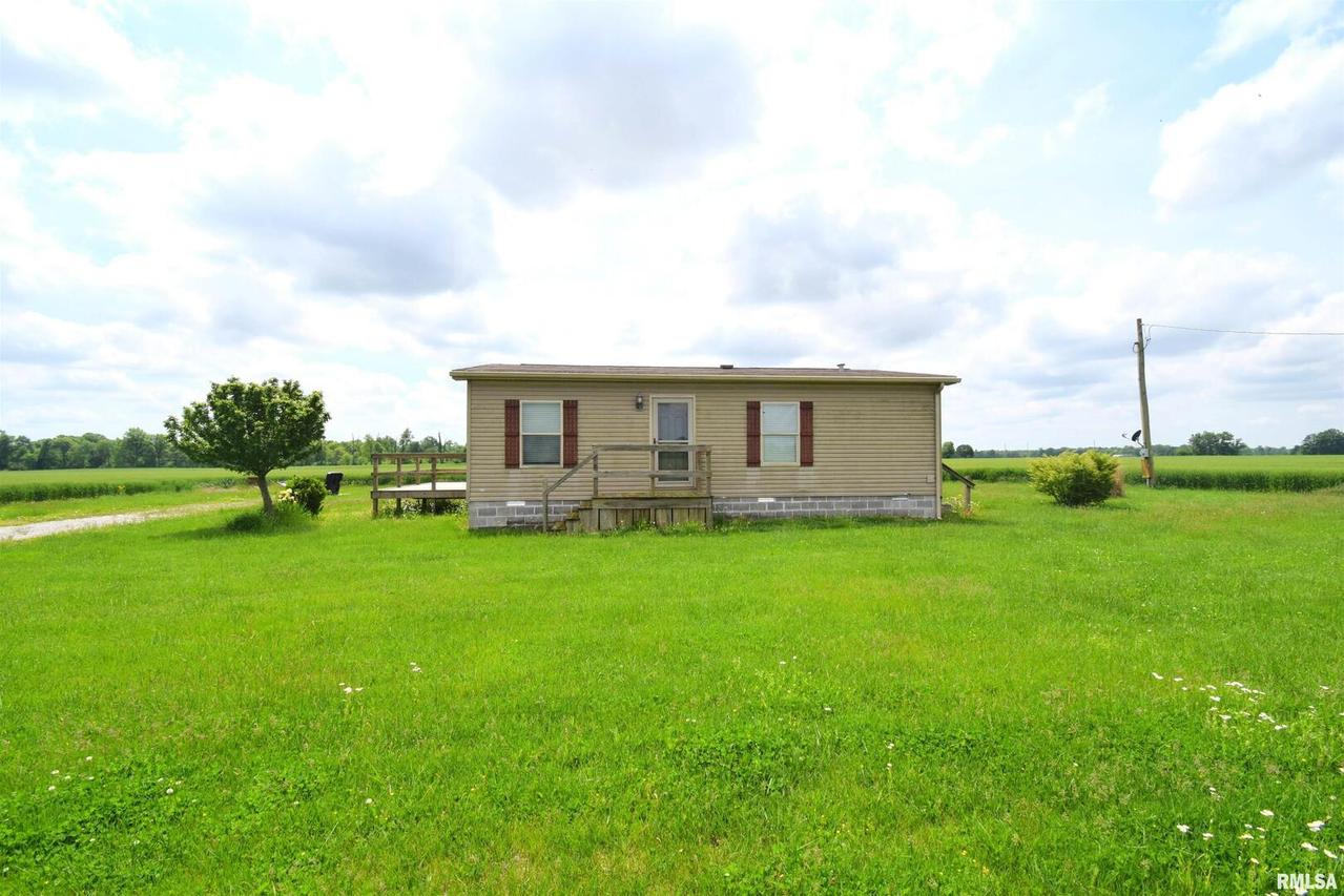 7401 E Karma Rd., Waltonville, IL 62894