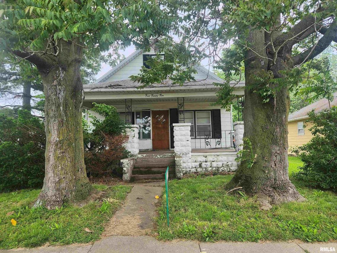 522 S Washington St., Duquoin, IL 62832